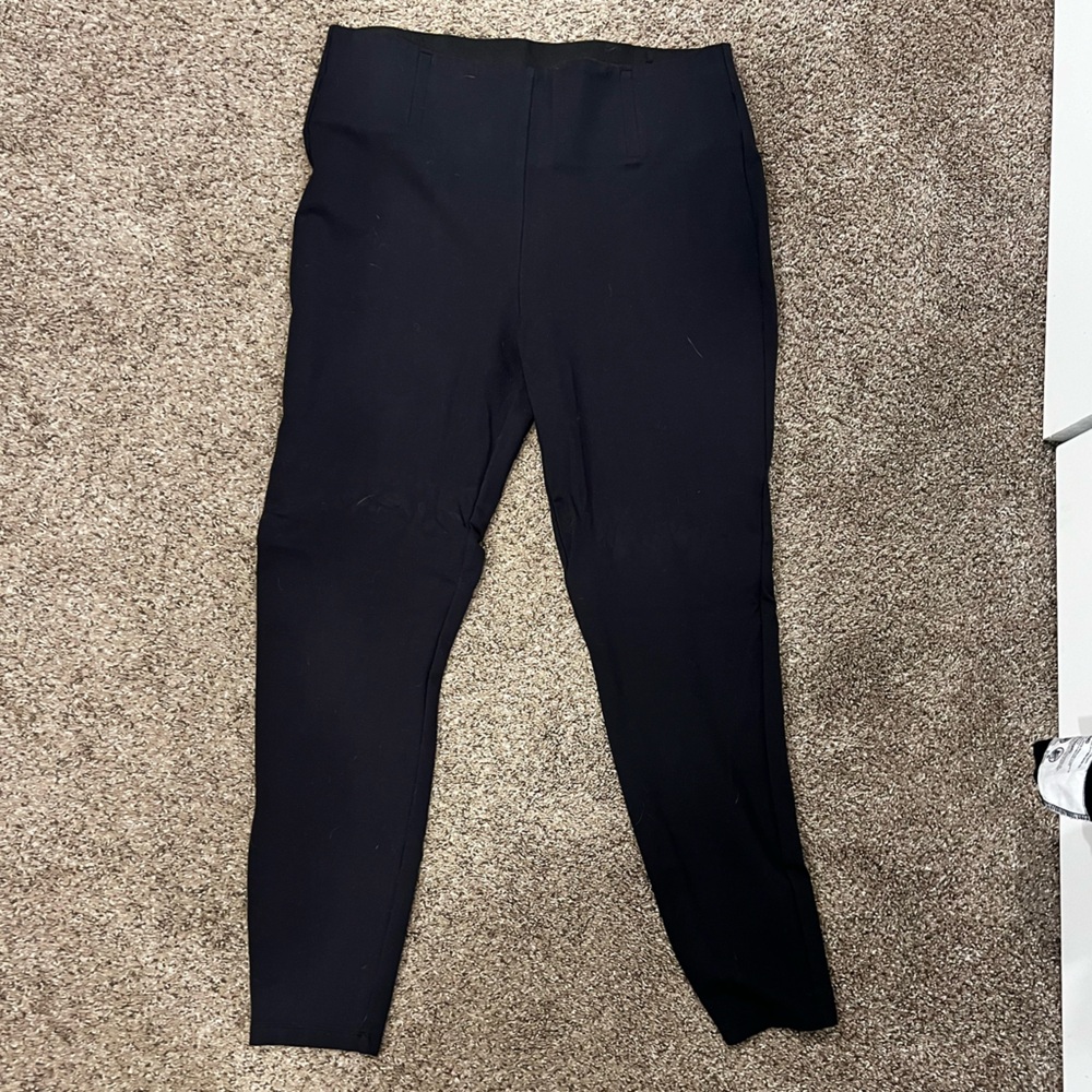 Maurice’s black ankle pant